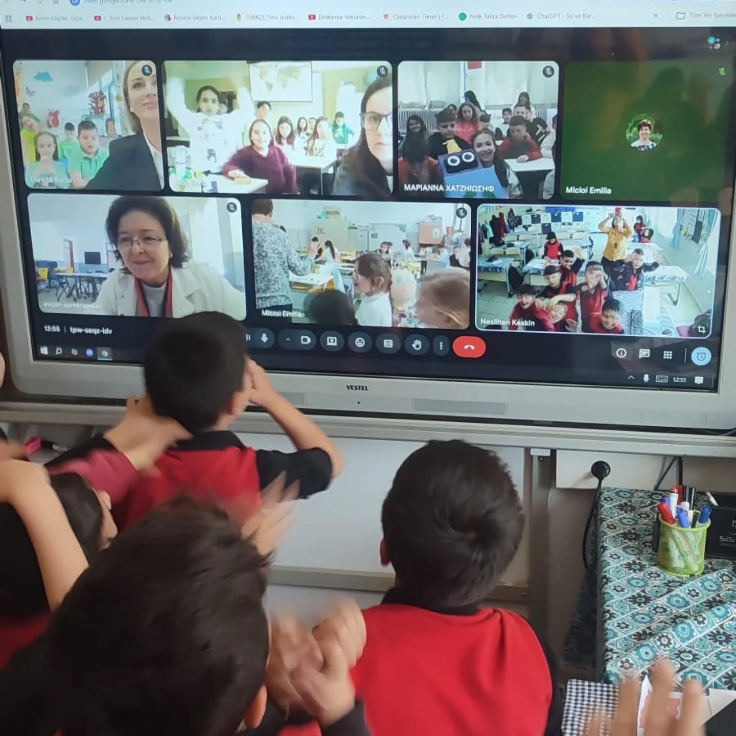 K&ouml;yceğiz Yangı İlkokulu &ouml;ğrencileri 10 &uuml;lkeyle iletişim kurdu
