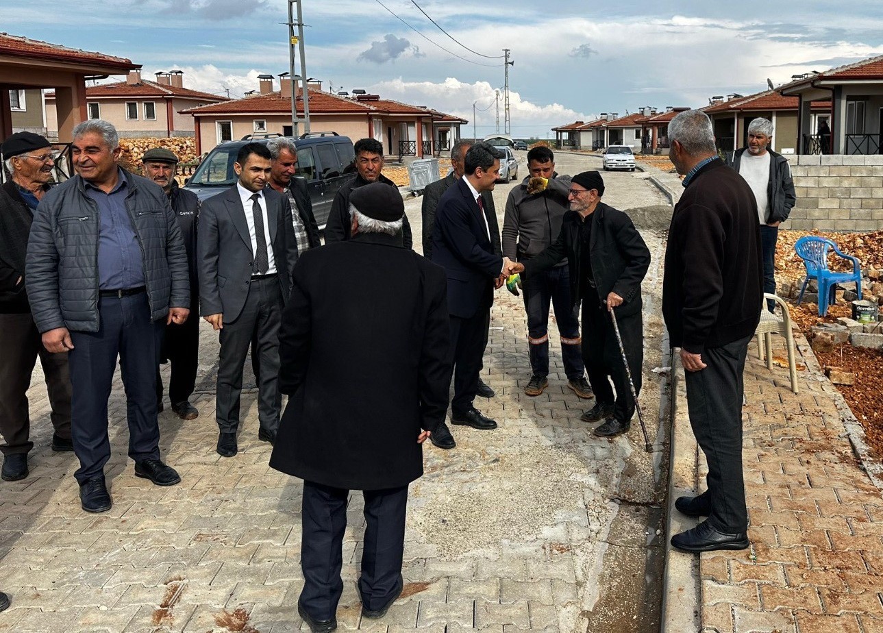 Kaymakam Aslan, k&ouml;y evlerine yerleşen vatandaşları ziyaret etti
