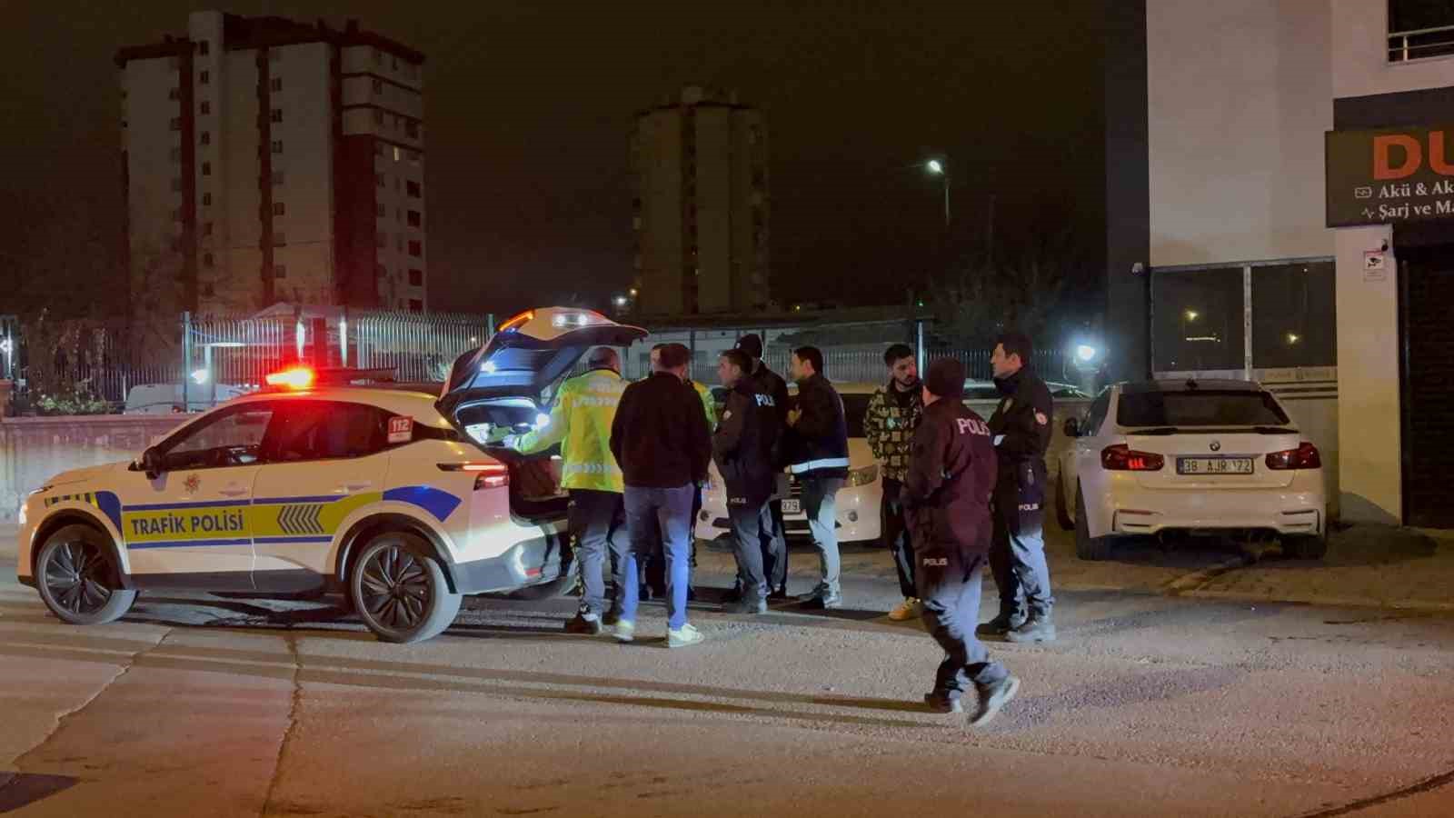 Kayseri&rsquo;de polis ekiplerinden ka&ccedil;an 2 alkoll&uuml; s&uuml;r&uuml;c&uuml;ye 920 bin TL idari para cezası yazıldı
