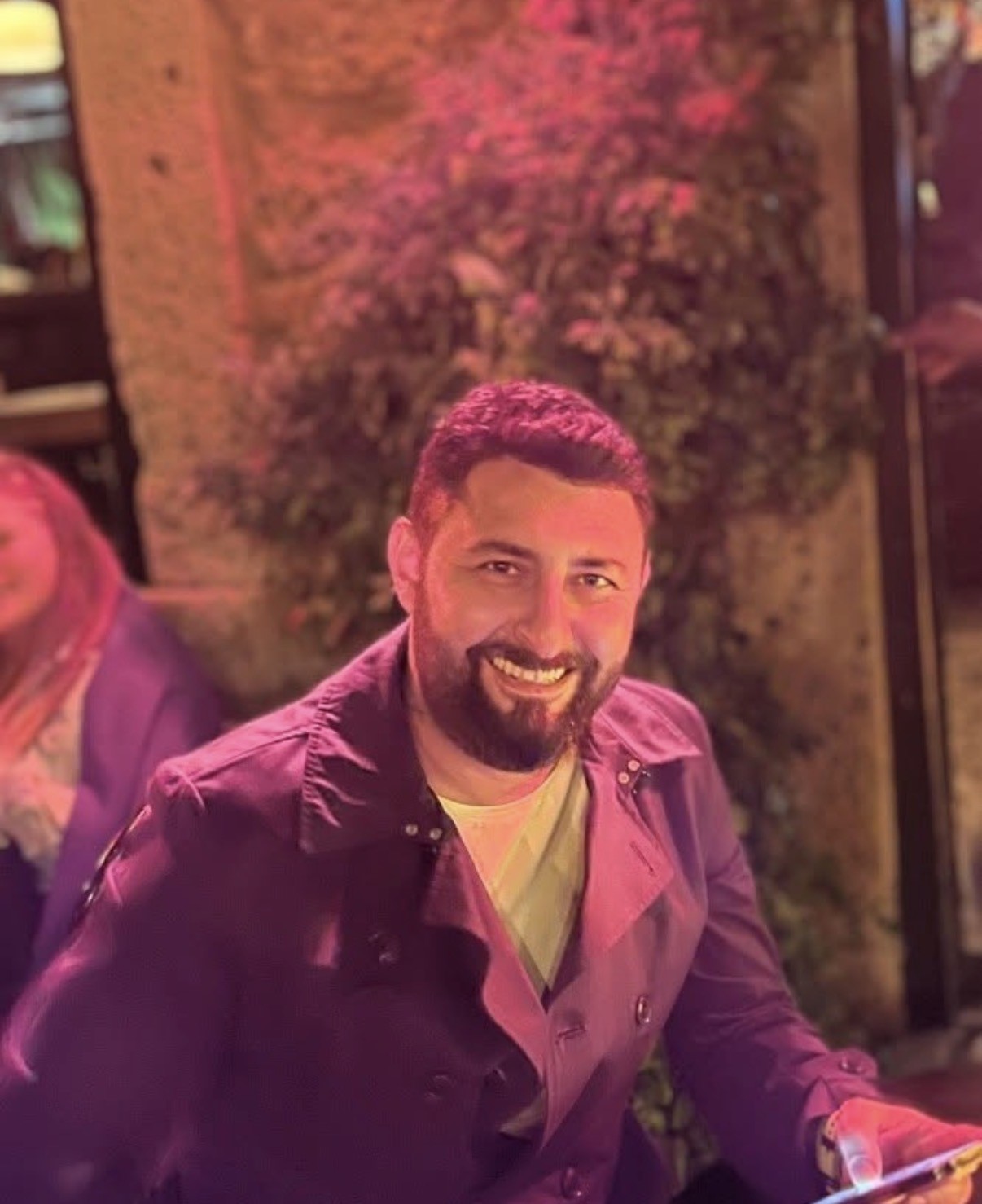 Eğlence mekanına silahlı saldırı: 2 &ouml;l&uuml;, 3 yaralı
