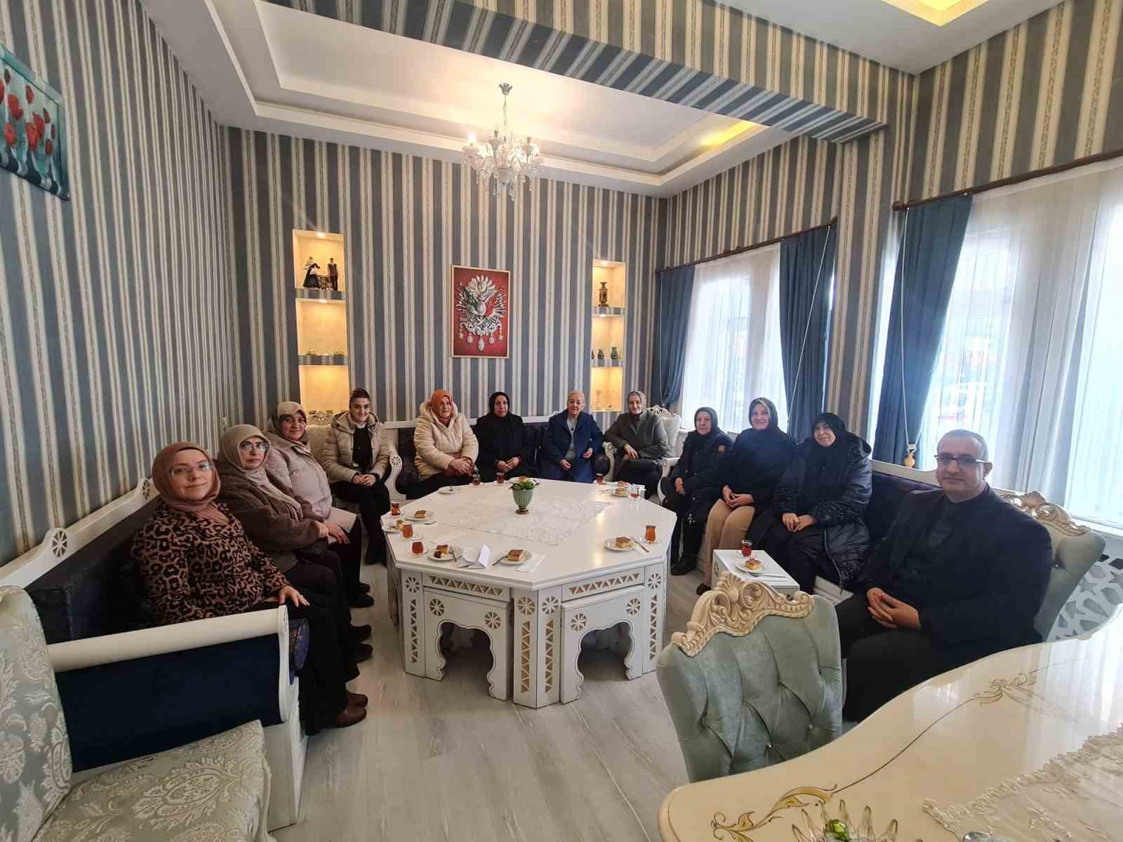 ERVAK Kadın Kolları&rsquo;ndan engelli &ouml;ğrencilere g&ouml;n&uuml;l desteği
