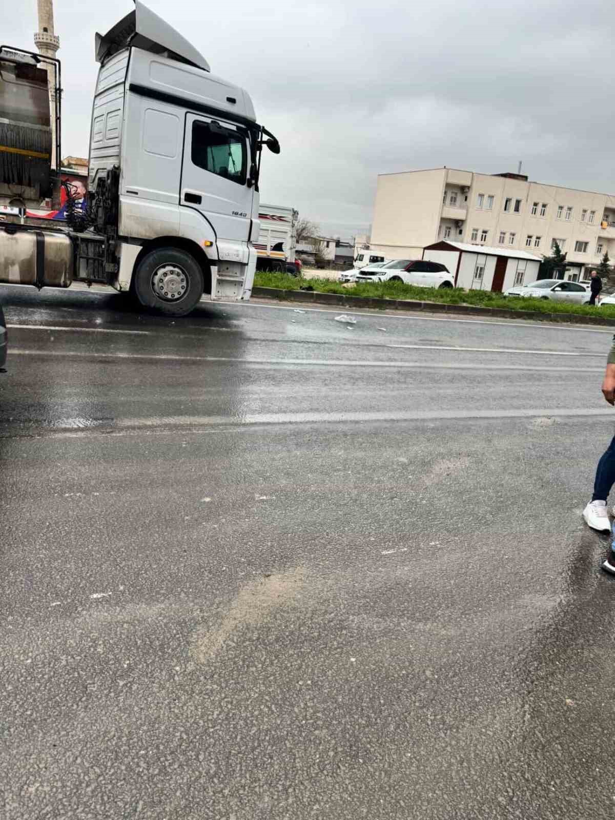 Mardin’de tankerin çarptığı yaya yaralandı