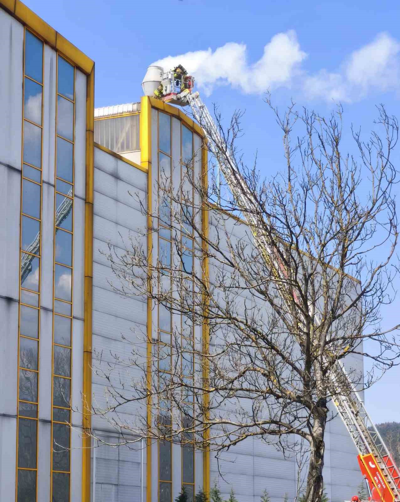D&uuml;zce&rsquo;de kau&ccedil;uk fabrikasında baca yangını
