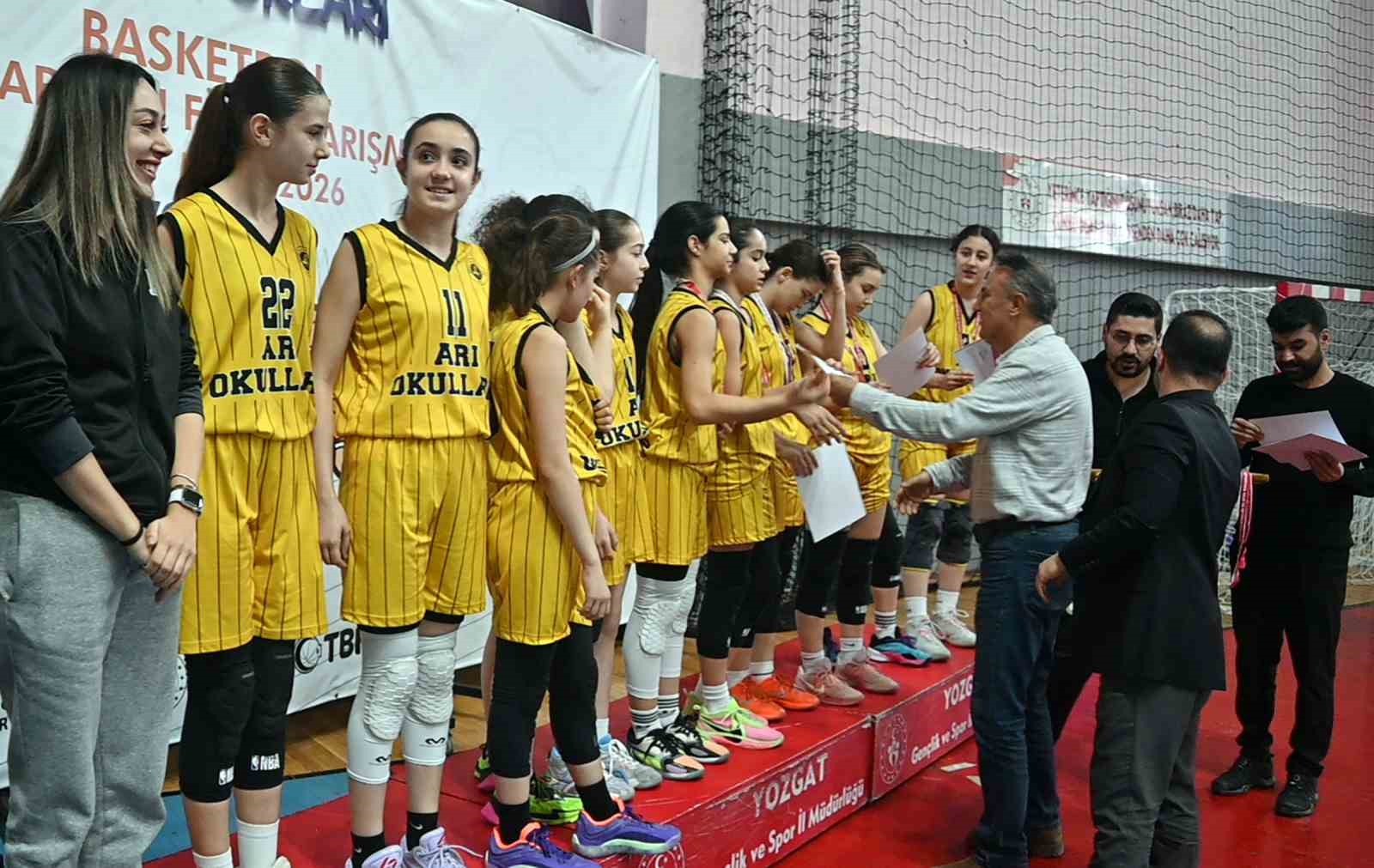 Yıldızlar basketbol yarıfinal m&uuml;sabakaları Yozgat&rsquo;ta tamamlandı
