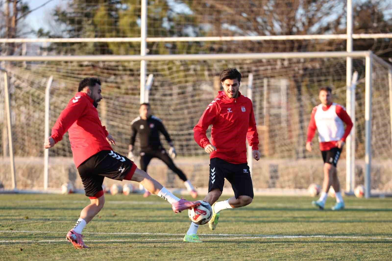 Sivasspor’da Esenler Erokspor hazırlıkları başladı