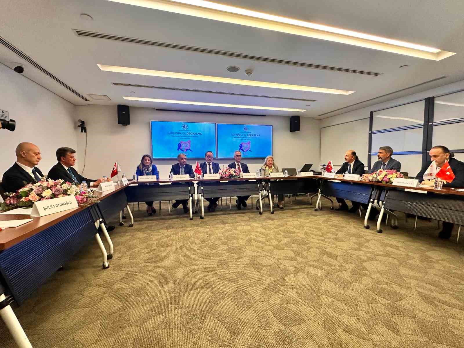 Uzmanlardan gen&ccedil;lerde artan kolon kanserine karşı tarama testi &ccedil;ağrısı
