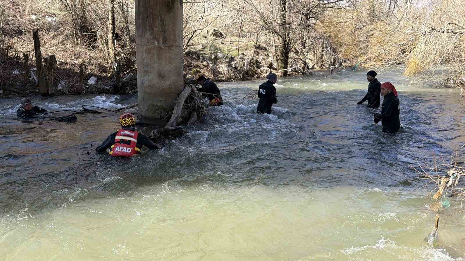 Kayıp Fırat Can, 180 kişilik ekiple her yerde aranıyor