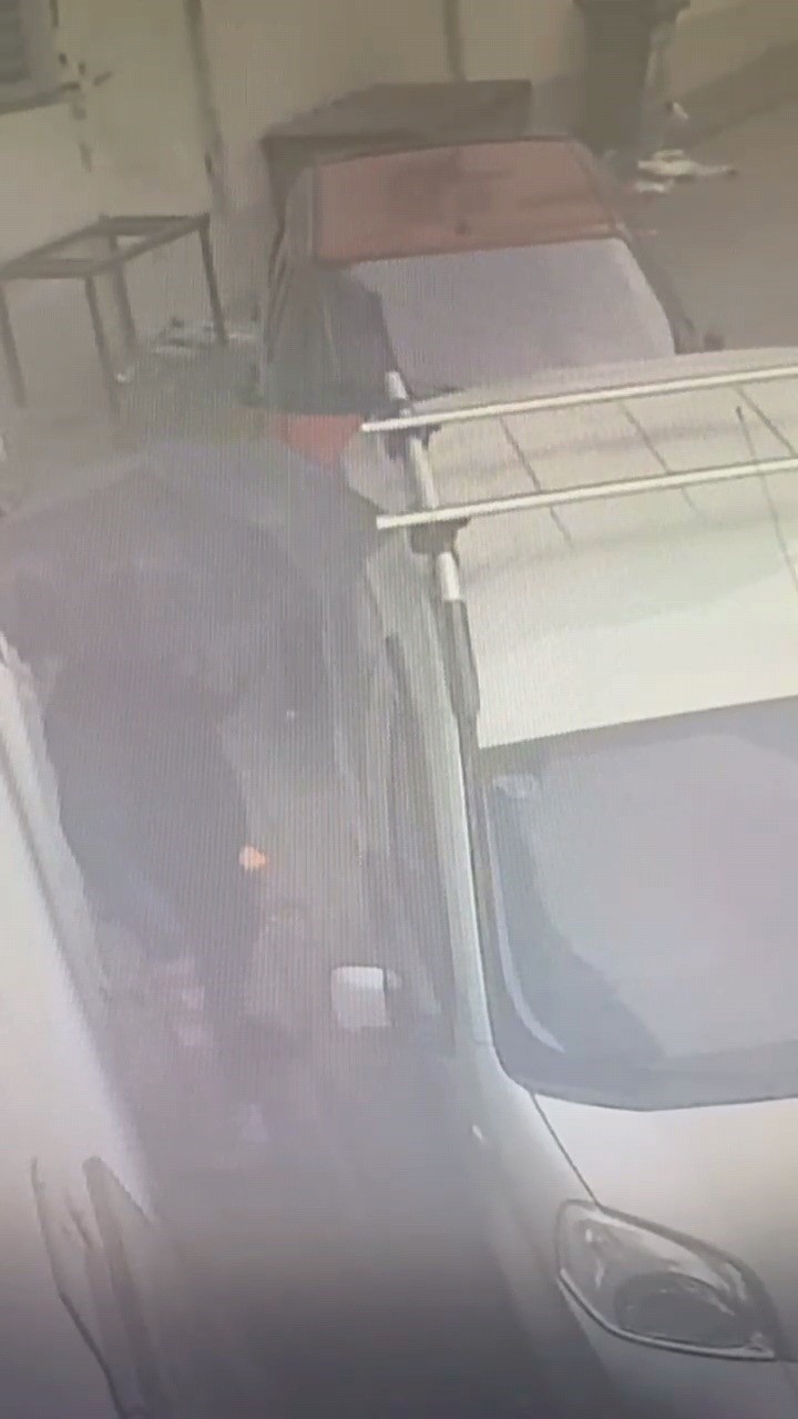 Park halindeki ara&ccedil;ları soydu, polis adım adım iz s&uuml;r&uuml;p yakaladı
