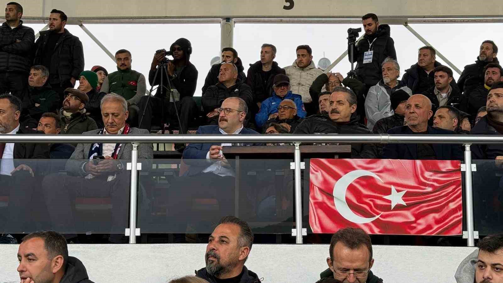 Şampiyonluk yolunda kritik randevu: Varank ve &Ccedil;elik trib&uuml;nde
