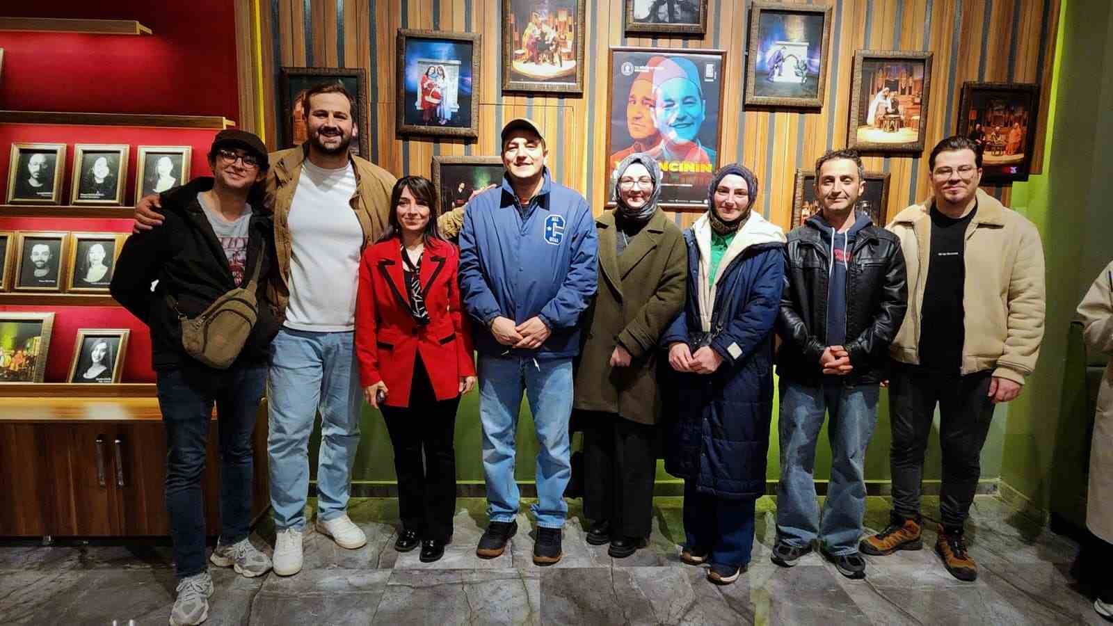 TDED Kadın Komisyonu, sahnede oyuncuların d&uuml;nya tiyatro g&uuml;n&uuml;n&uuml; kutladı
