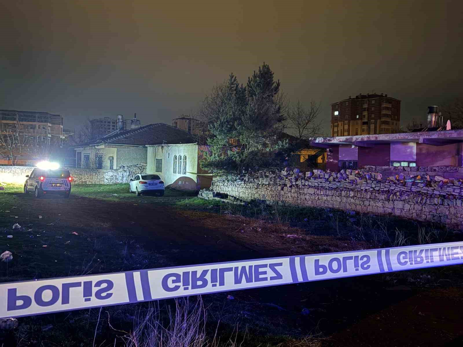 M&uuml;stakil ikamette silahlı kavga: 1 ağır yaralı
