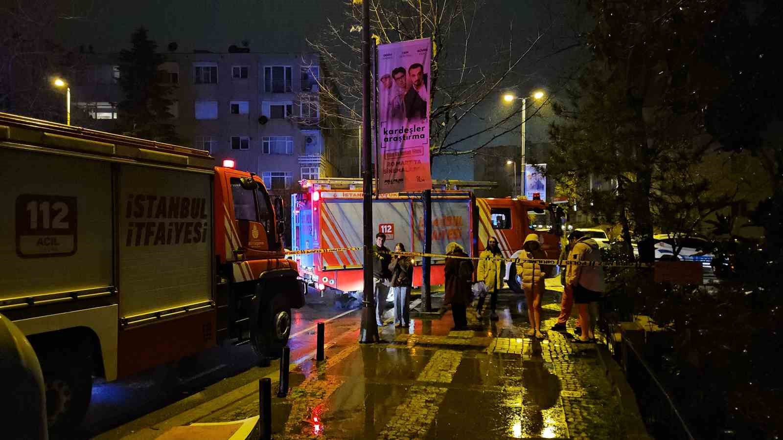 Beşiktaş&rsquo;ta dairede yangın paniği: 2 kişi dumandan etkilendi
