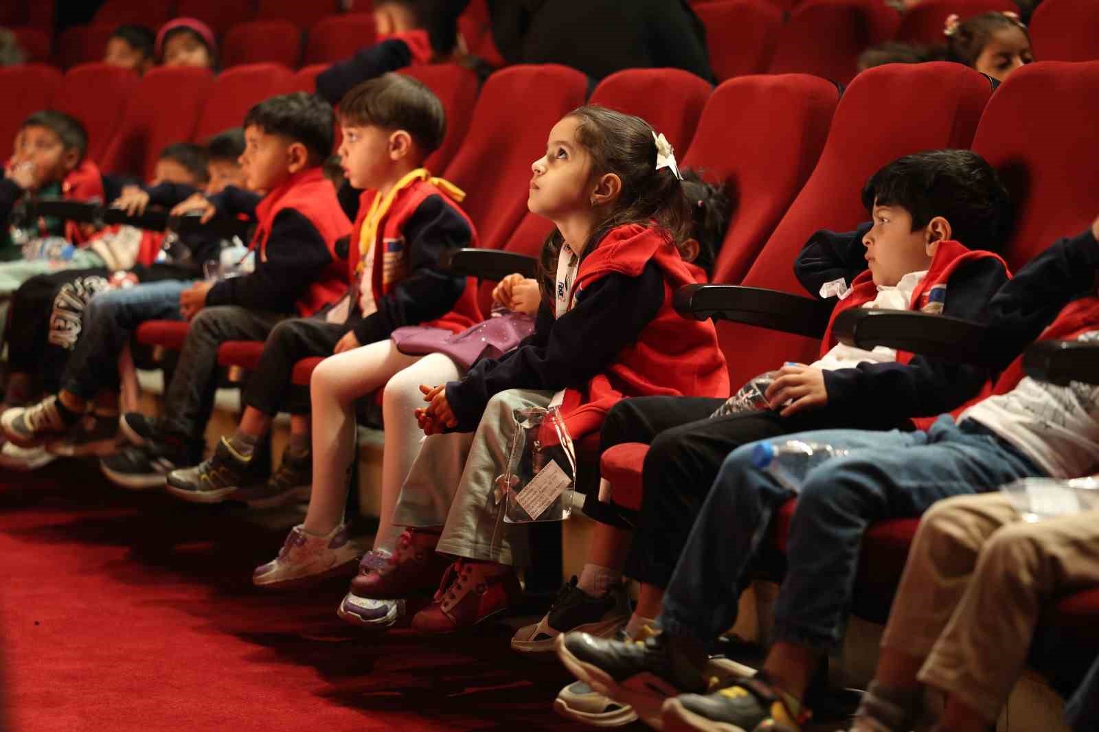 Aydın’da yetişkinler ve çocuklar için tiyatro etkinlikleri sahnelendi