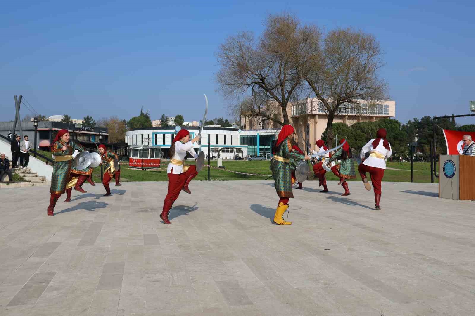 BU&Uuml;&rsquo;de "Nevruz" geleneği unutulmadı
