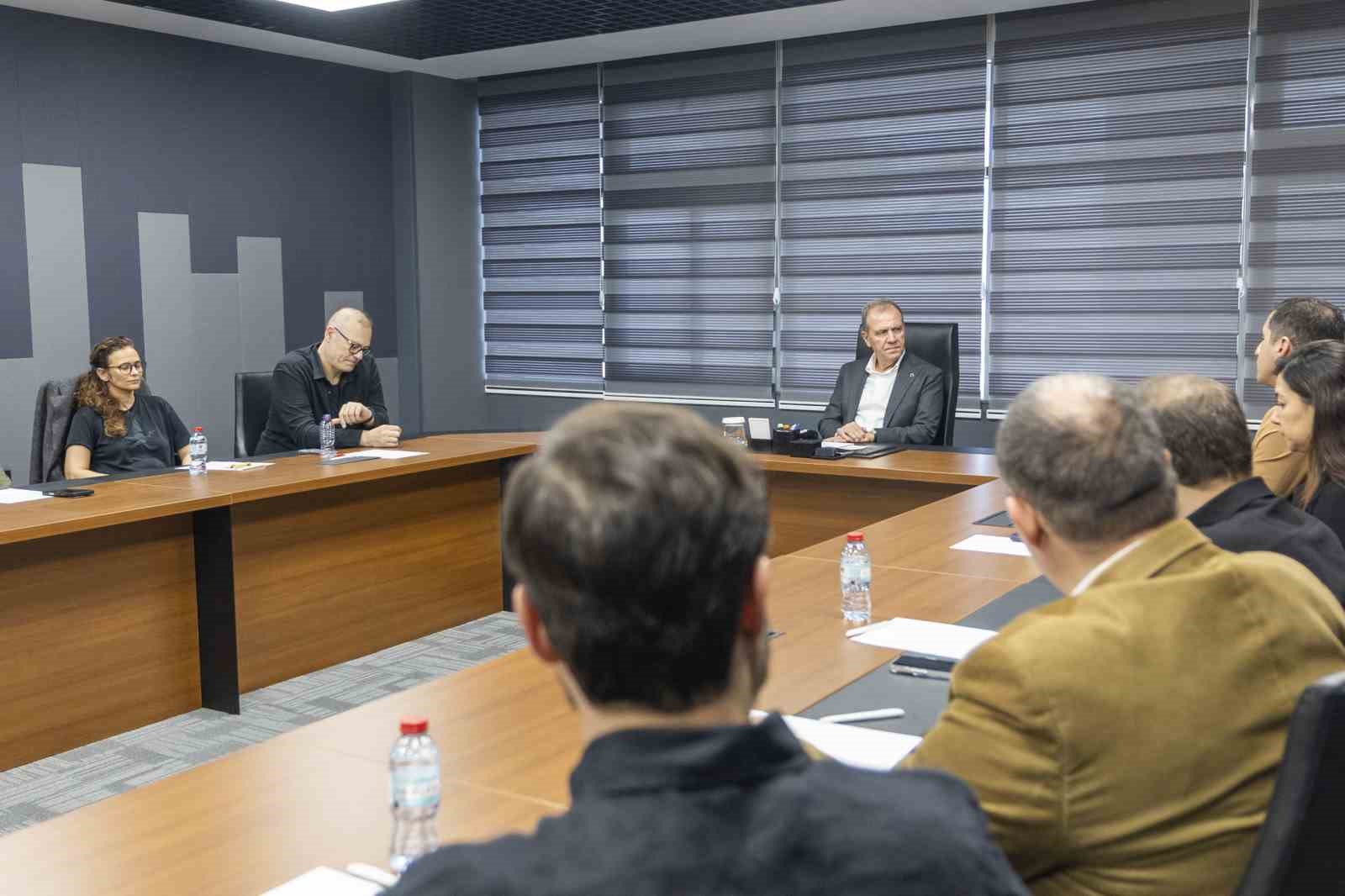 Se&ccedil;er: "Mersin sanatla b&uuml;y&uuml;yen, enerjisi y&uuml;ksek bir kent"
