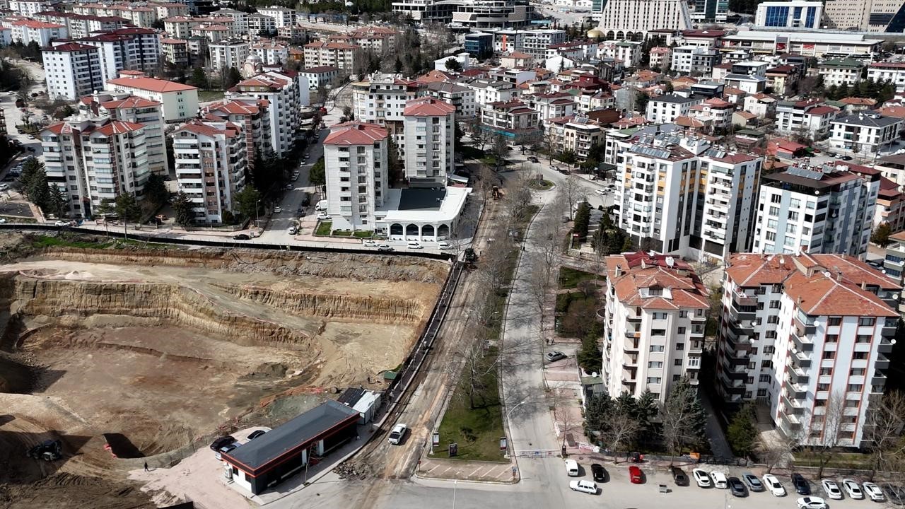 Elazığ’da ‘asfalt’ yılı başladı