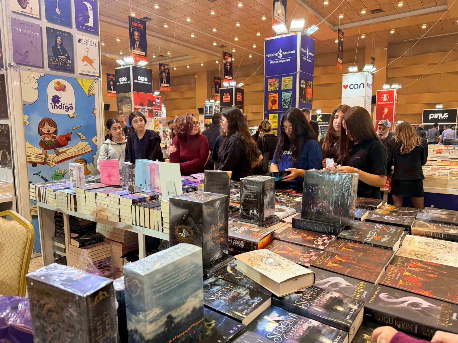 Kepez Kitap Fuarı&rsquo;na yoğun ilgi

