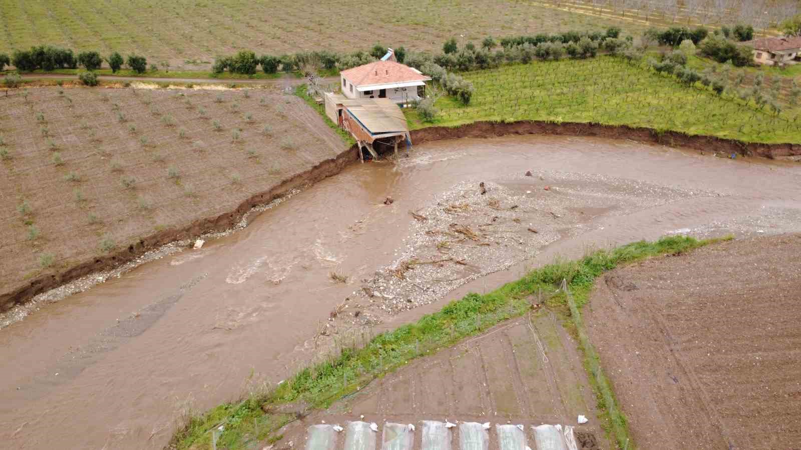 Manisa&rsquo;nın Salihli il&ccedil;esi yağış felaketi yaşadı
