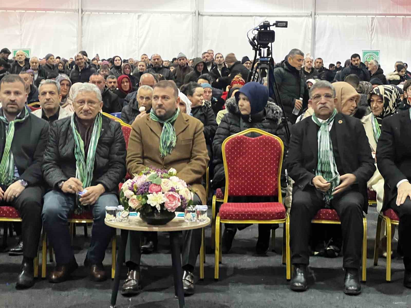 Arnavutköy’de hamsi ve horon coşkusu