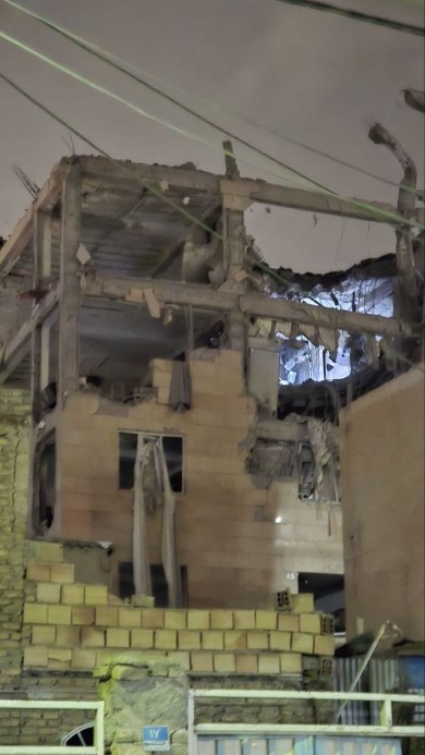 Tahran&rsquo;ı hedef alan saldırılar bir&ccedil;ok yerleşim b&ouml;lgesinde hasara yol a&ccedil;tı