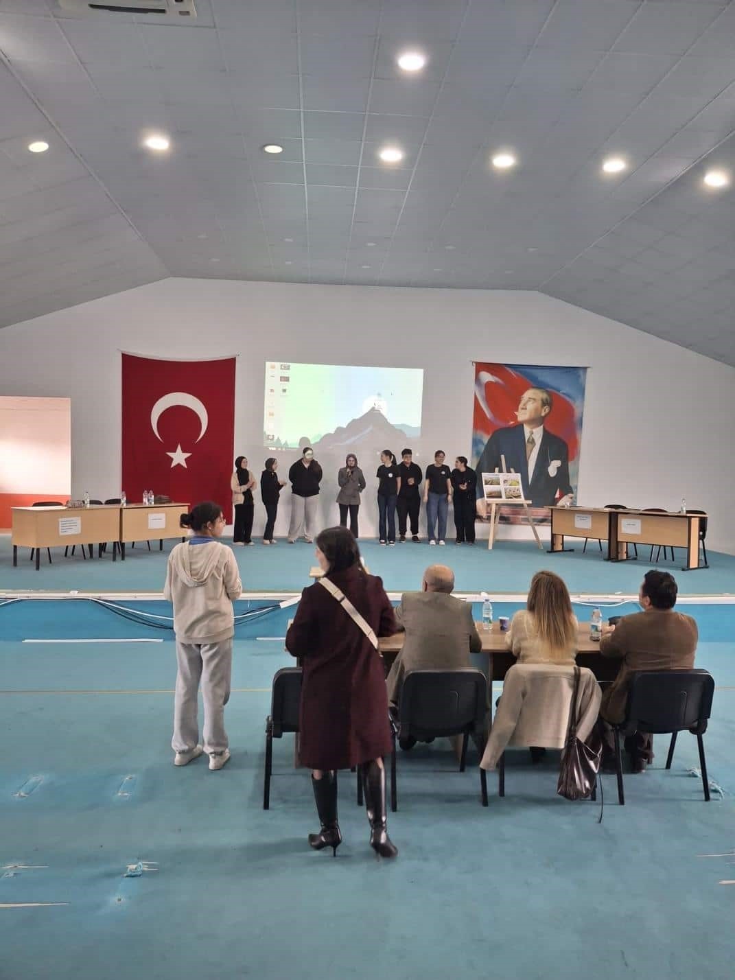 Burhaniye’de iklim değişikliği konulu münazara yarışmaları sonuçlandı