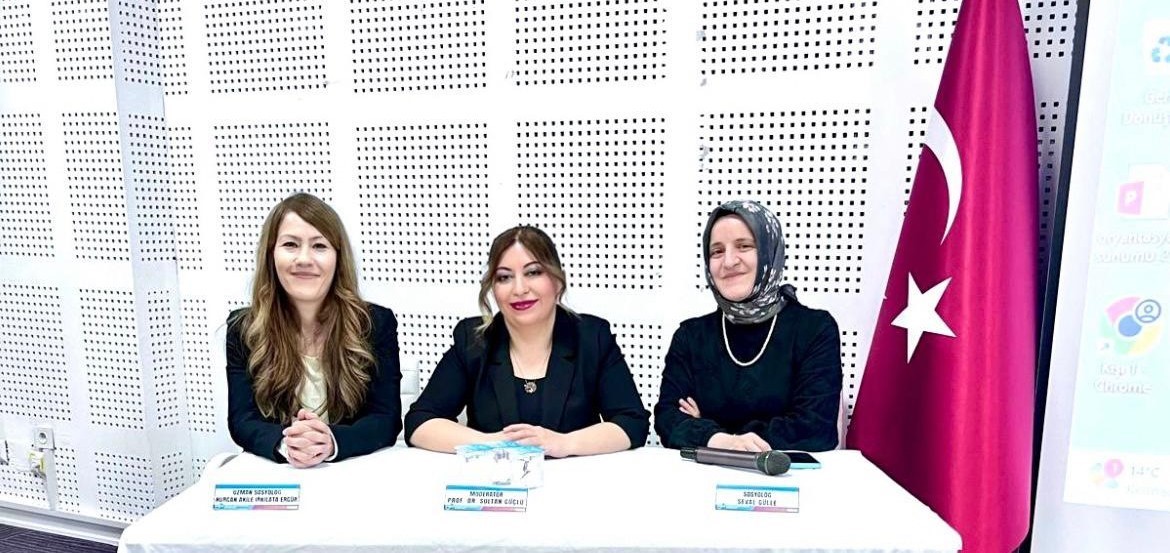 K&uuml;tahya&rsquo;da &rsquo;Denetimli Serbestlikte Sosyal Hizmetin Rol&uuml;&rsquo; konulu panel

