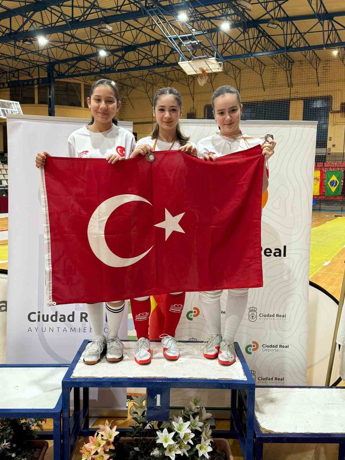 &Ccedil;olakoğlu Metalurji Spor Kul&uuml;b&uuml;&rsquo;nden uluslararası arenada gururlandıran başarı
