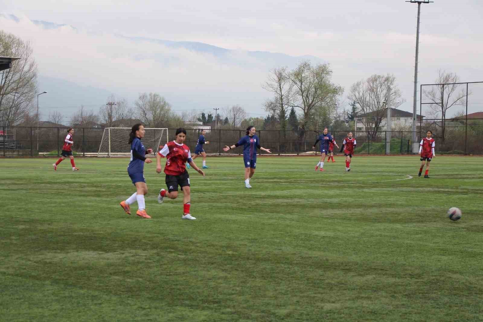Futbol gurup müsabakaları Düzce’de başladı