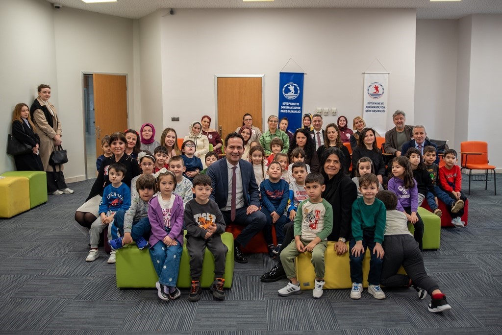 OM&Uuml;&rsquo;de K&uuml;t&uuml;phane Haftası &lsquo;İyileştiren K&uuml;t&uuml;phane&rsquo; temasıyla kutlanıyor
