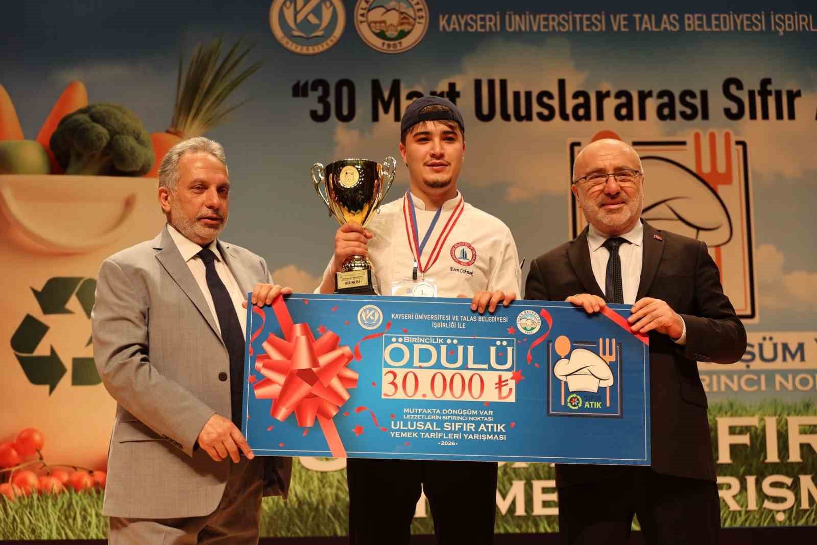 Gen&ccedil; şef adayları &ouml;d&uuml;llerini aldı
