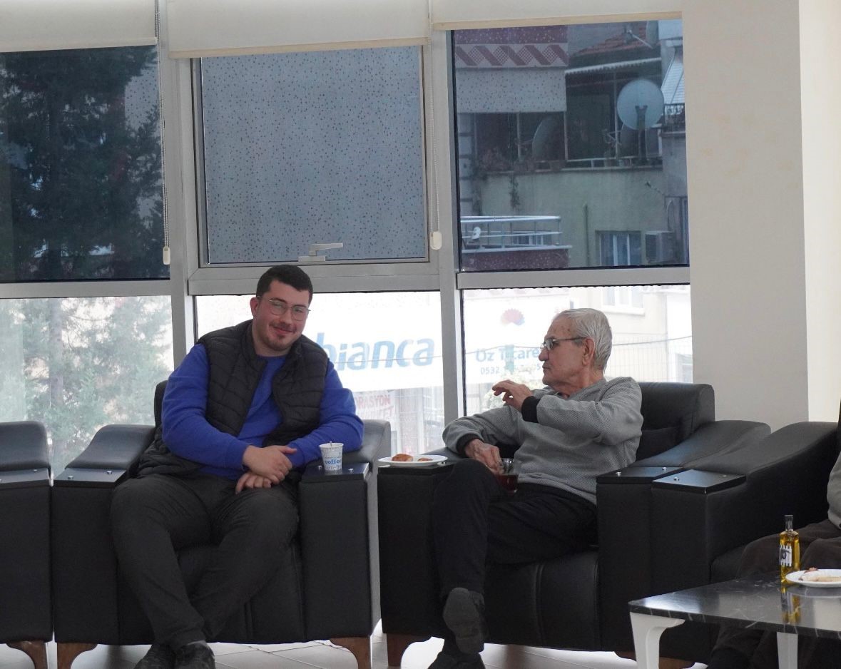 Gen&ccedil;lerden anlamlı ziyaret
