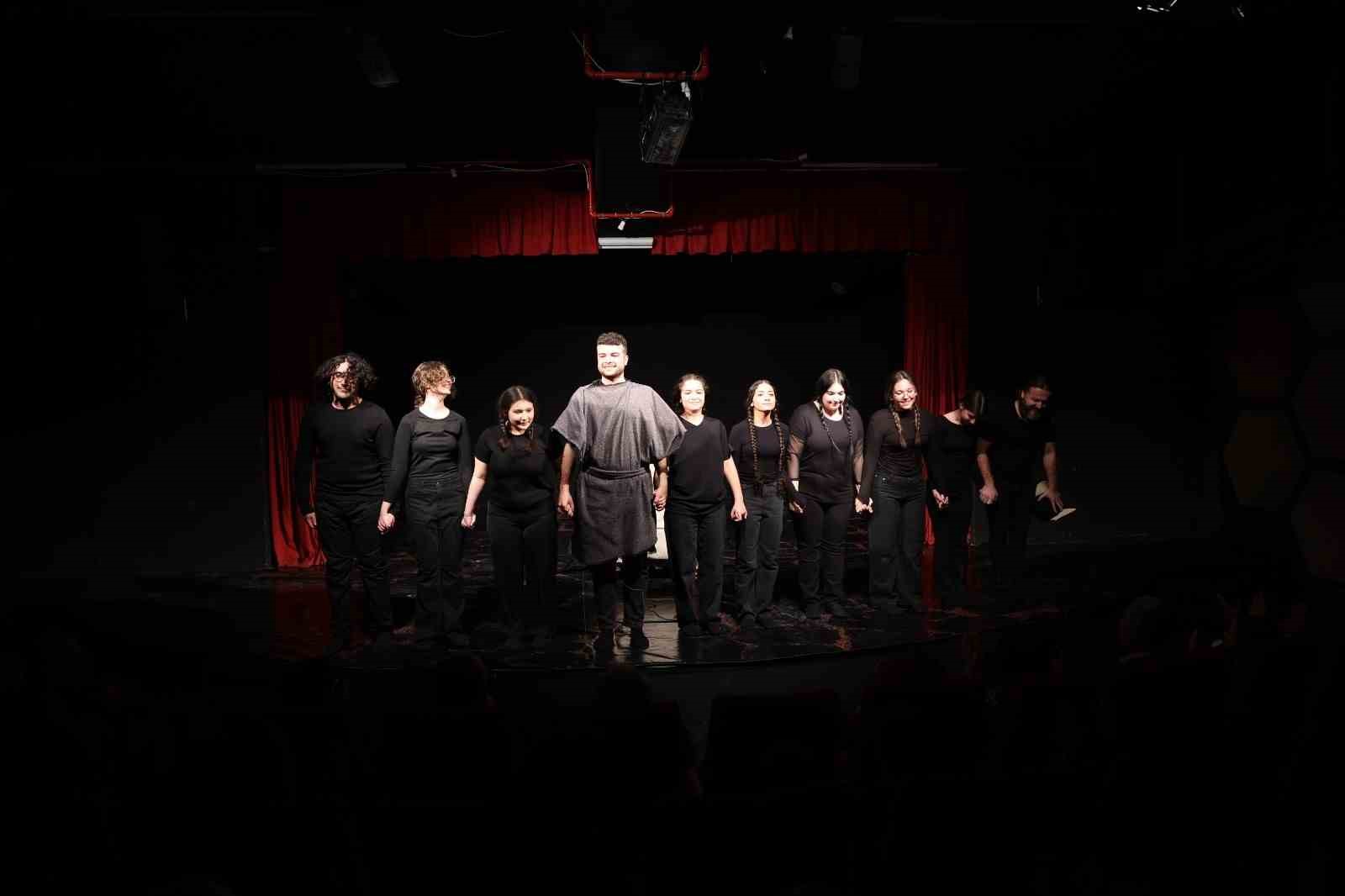 Merkezefendi&rsquo;de Kısa Oyunlar Festivali sanat dolu anlara sahne oldu
