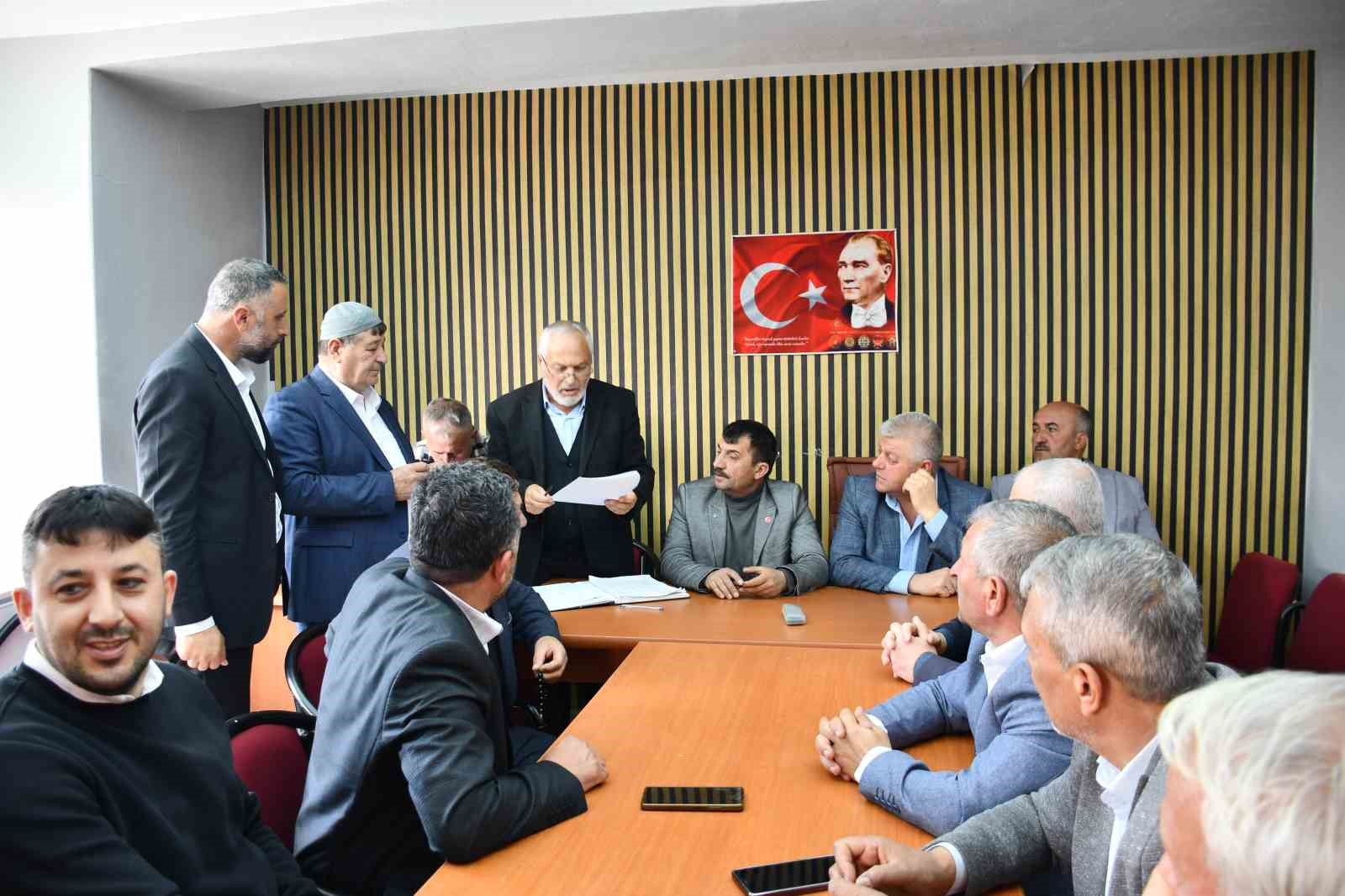 Vezirk&ouml;pr&uuml;&rsquo;de muhtarlar derneğinde se&ccedil;im: Kılı&ccedil; g&uuml;ven tazeledi
