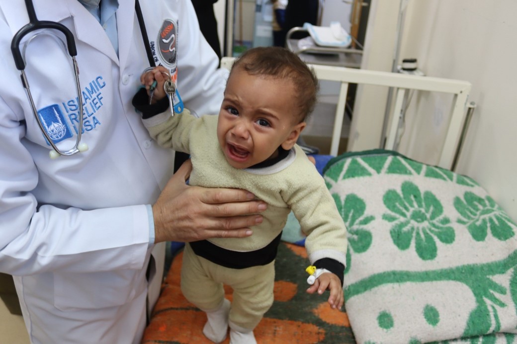 Gazzeli &ccedil;ocuklar ateşkesin g&ouml;lgesinde a&ccedil;lıkla savaşıyor