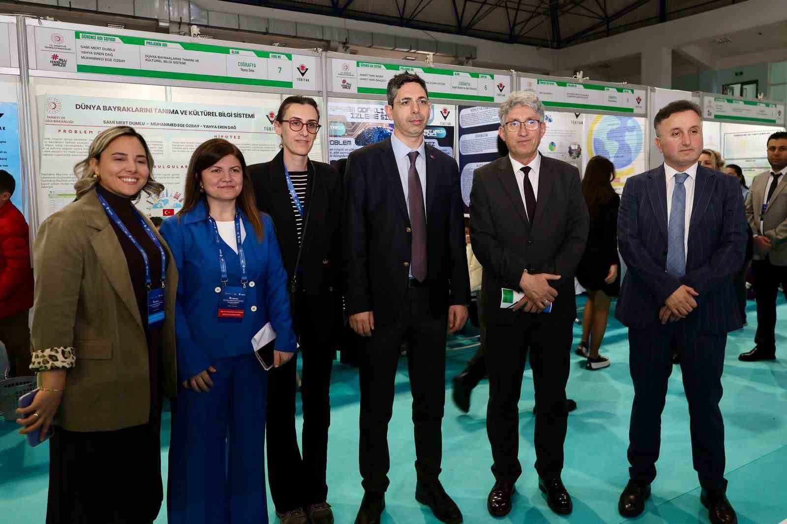 ERÜ’de 20. TÜBİTAK Ortaokul Öğrencileri Araştırma Projeleri Kayseri Bölge Yarışması Sergisi açıldı