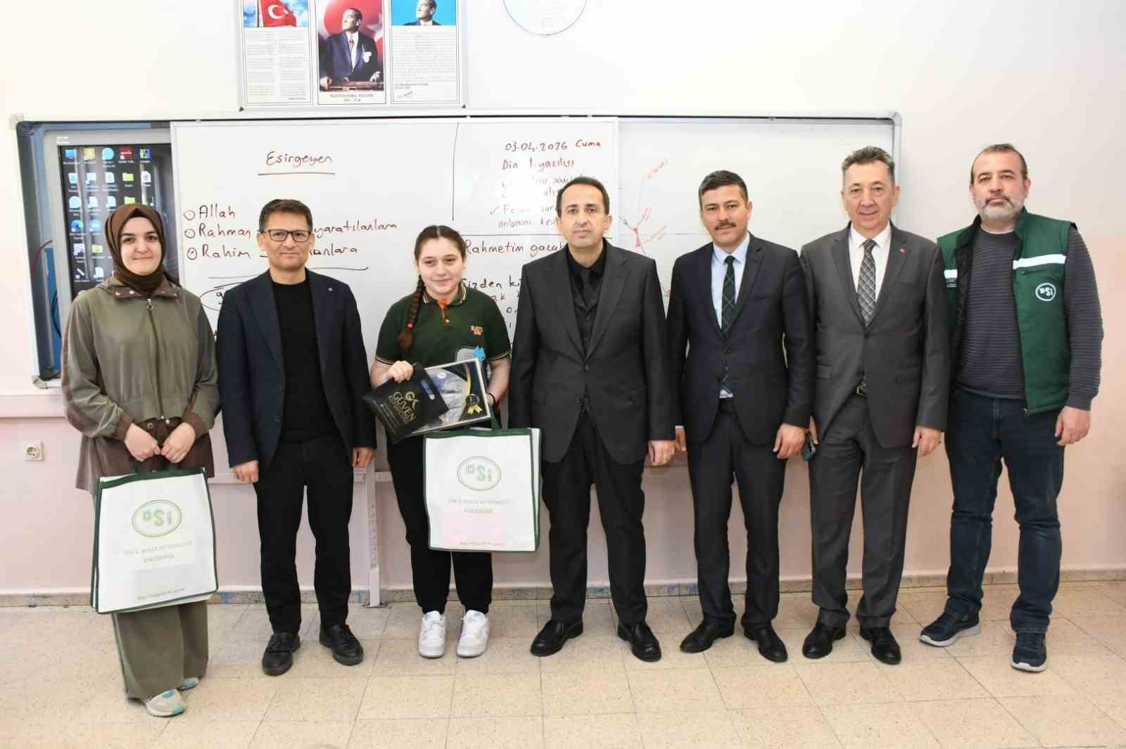 Tavşanlı Ressam Abdullah Taktak &ouml;ğrencisi b&ouml;lge ikincisi oldu
