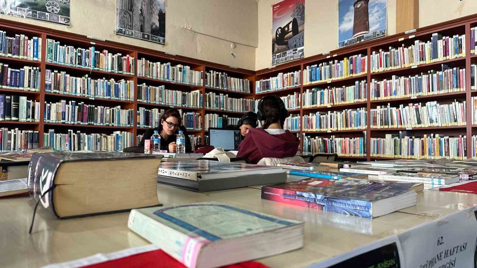 Karayazı&rsquo;da 62. K&uuml;t&uuml;phane Haftası coşkuyla kutlandı
