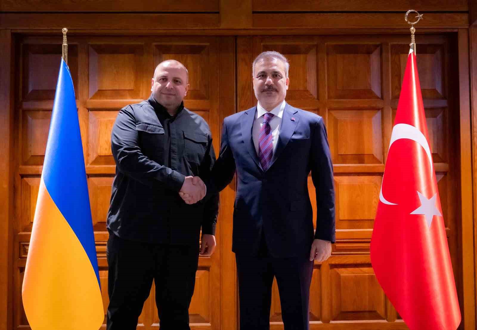 Dışişleri Bakanı Hakan Fidan, Ukrayna Milli Güvenlik ve Savunma Konseyi Sekreteri Rüstem Umerov ile Ankara’da bir araya geldi.