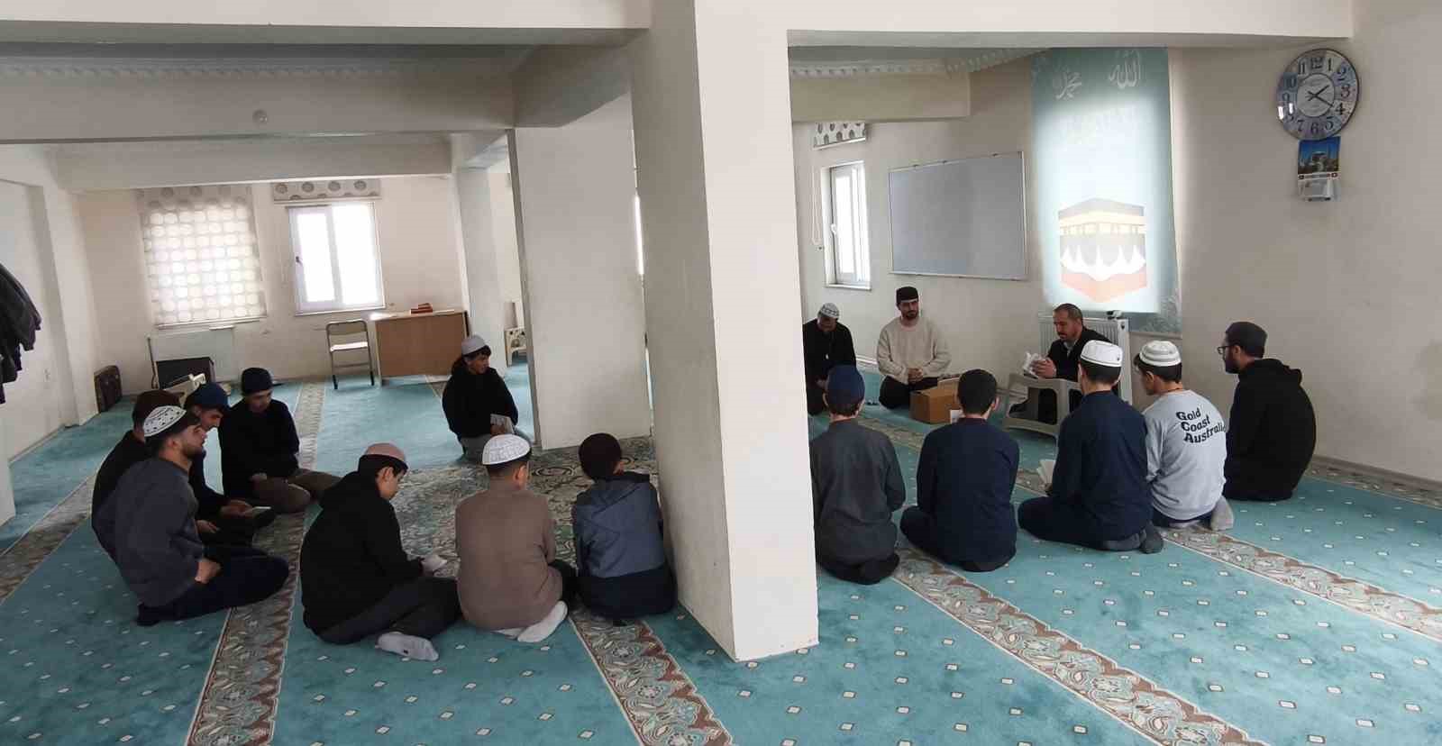 &Ccedil;aldıran&rsquo;da hafız adaylarına anlamlı proje: Her ay bir kitap tahlili
