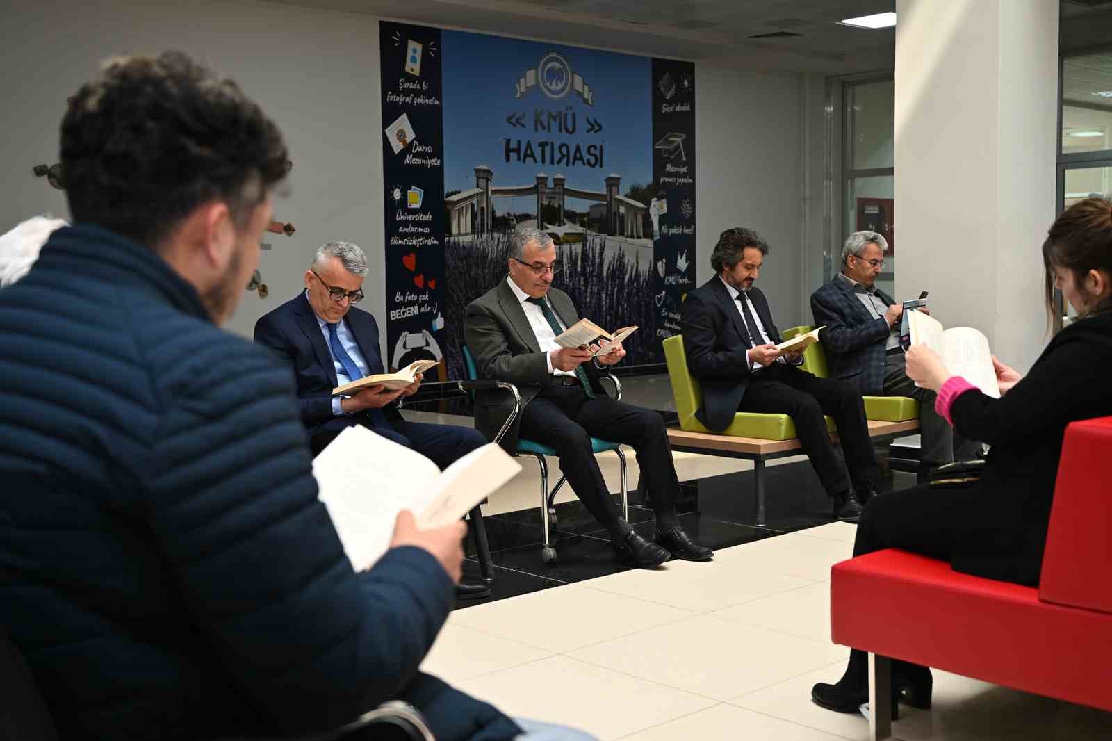 K&uuml;t&uuml;phane Haftası&rsquo;nda kitap tutkunları &ouml;d&uuml;llendirildi
