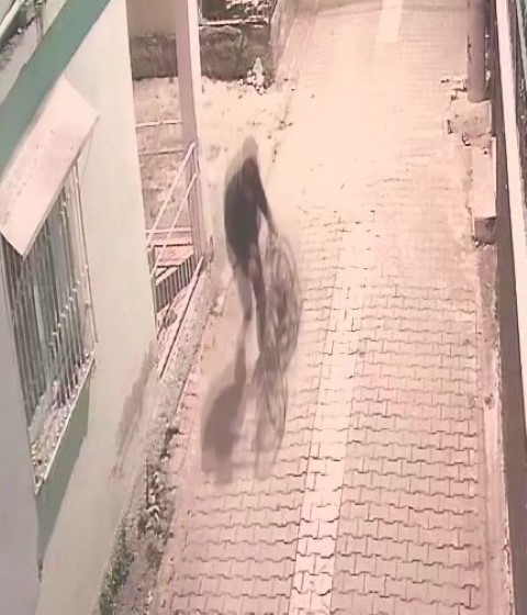 3 farklı hırsızlık tek ş&uuml;pheli: 