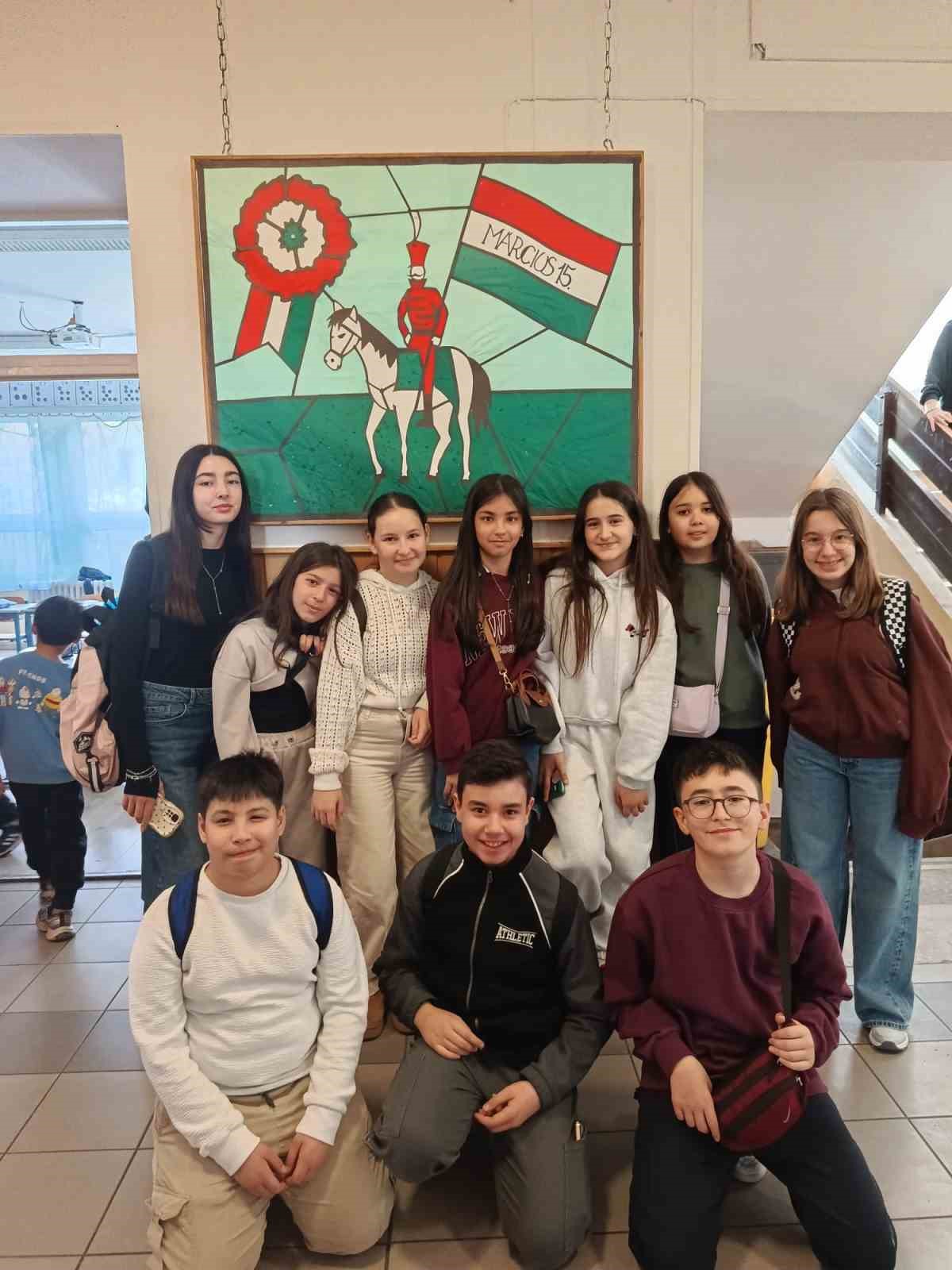 Nazillili &ouml;ğrenciler projelerini bu kez Budapeşte&rsquo;de y&uuml;r&uuml;tt&uuml;
