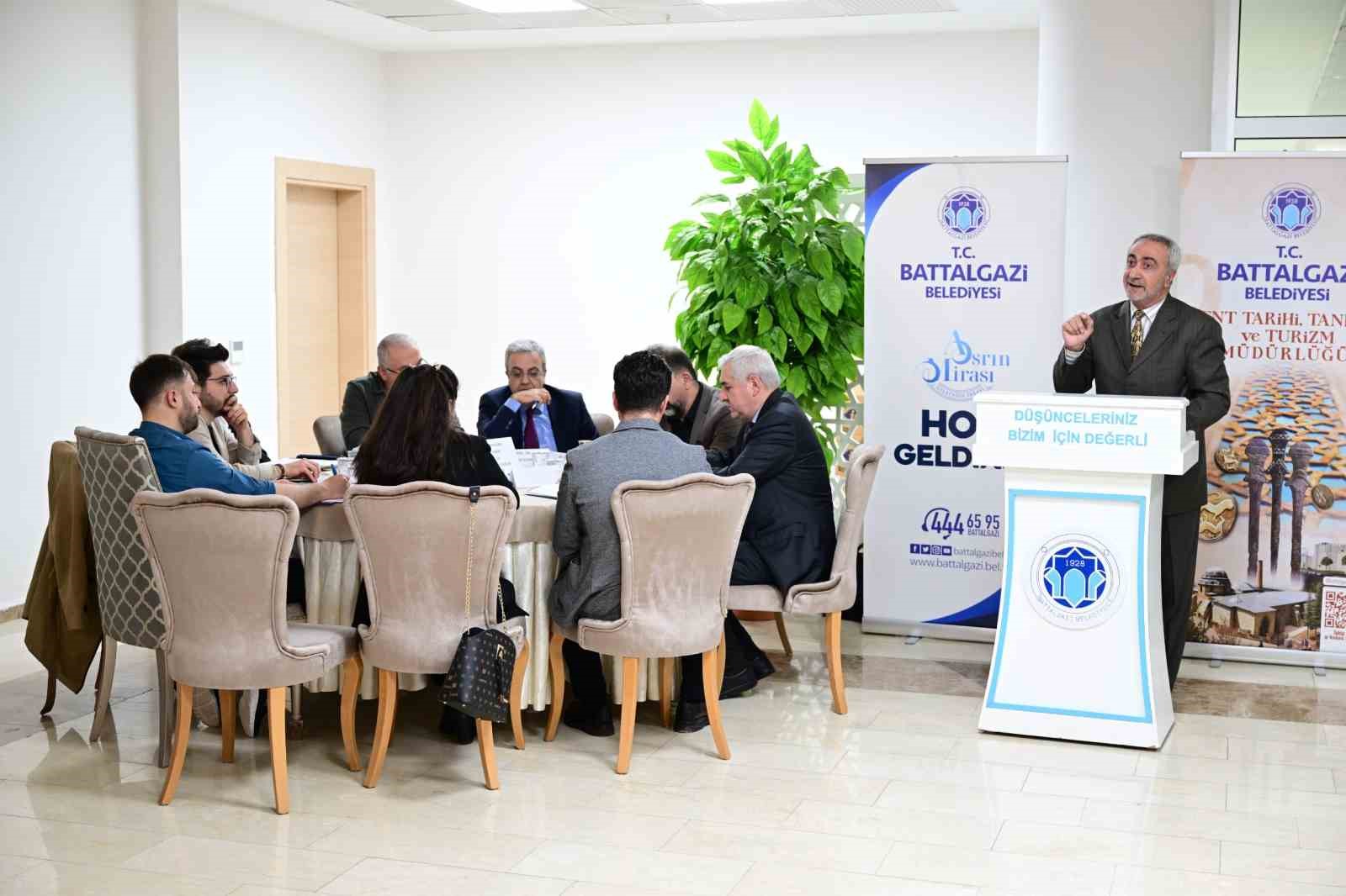 Battalgazi&rsquo;de &rsquo;Tarih ve K&uuml;lt&uuml;rel Miras &Ccedil;alıştayı&rsquo; d&uuml;zenlendi
