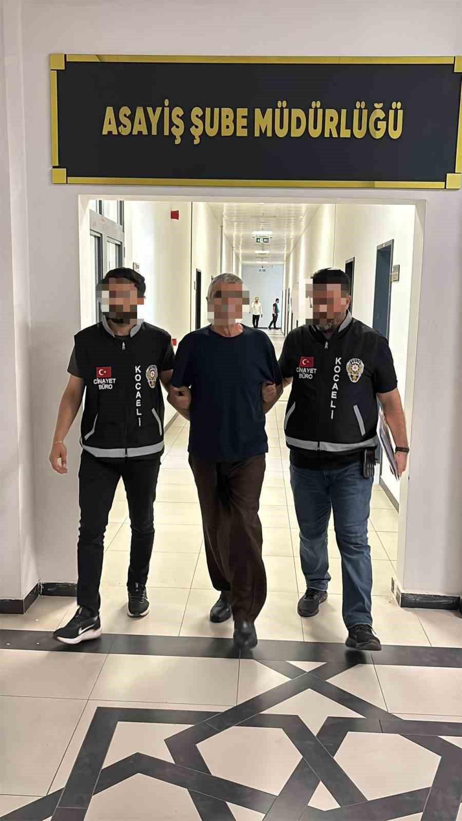 Baba ve oğlu sokak ortasında &ouml;ld&uuml;ren yaşlı adam: "Keşke dolandırılmasaydım"
