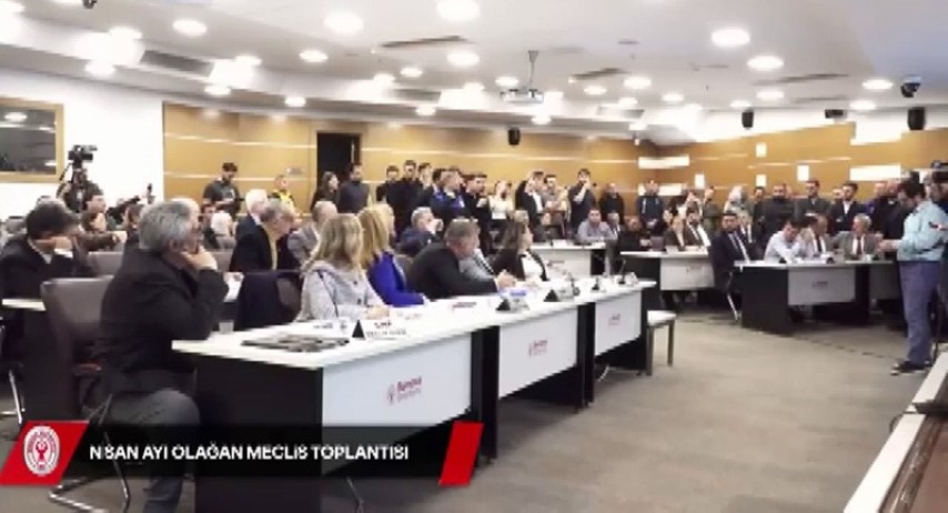 Bornova Belediye Meclisi&rsquo;nde &rsquo;sevgili kontenjanı&rsquo; gerginliği