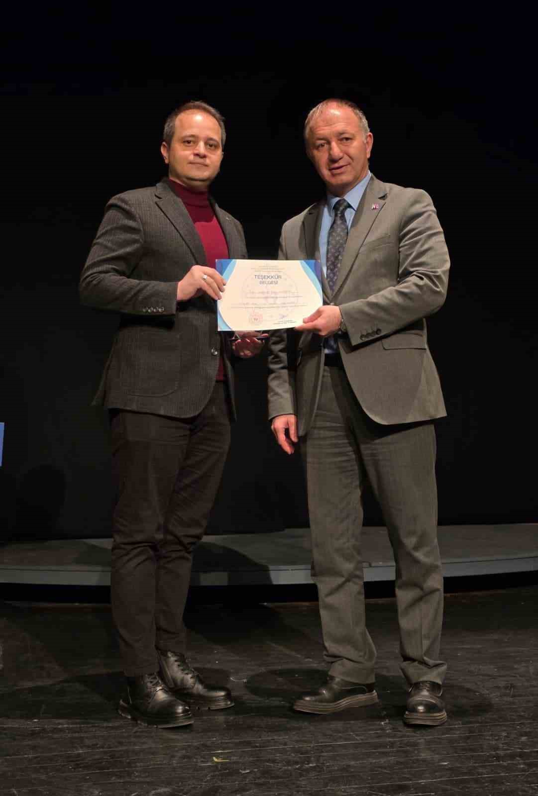 Erzurum&rsquo;da gen&ccedil; şairler yarıştı
