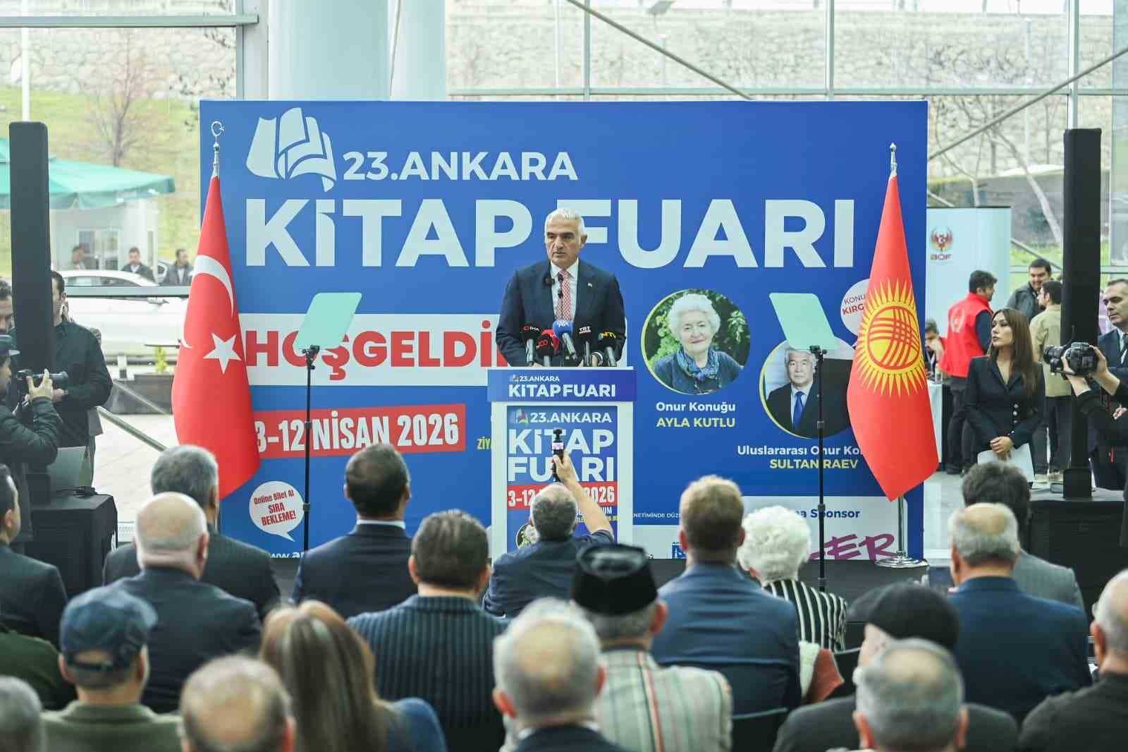 Bakan Ersoy: "Bin 300 halk k&uuml;t&uuml;phanesiyle 800 bin metrekareye ulaşarak rekor kırdık"
