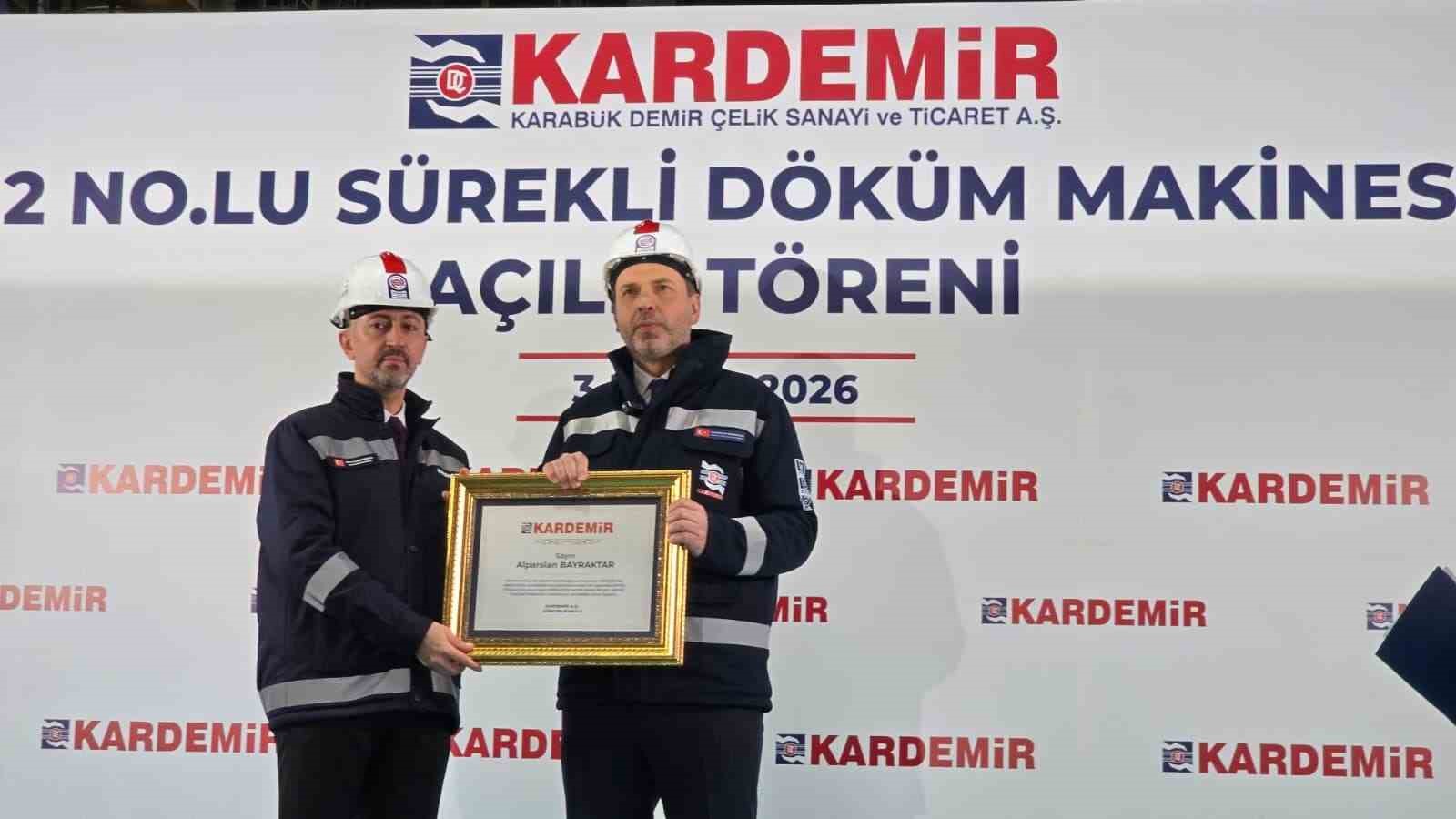 Bakan Bayraktar: "T&uuml;rkiye &ccedil;ok g&uuml;&ccedil;l&uuml; bir sanayiye sahip olmak zorunda"
