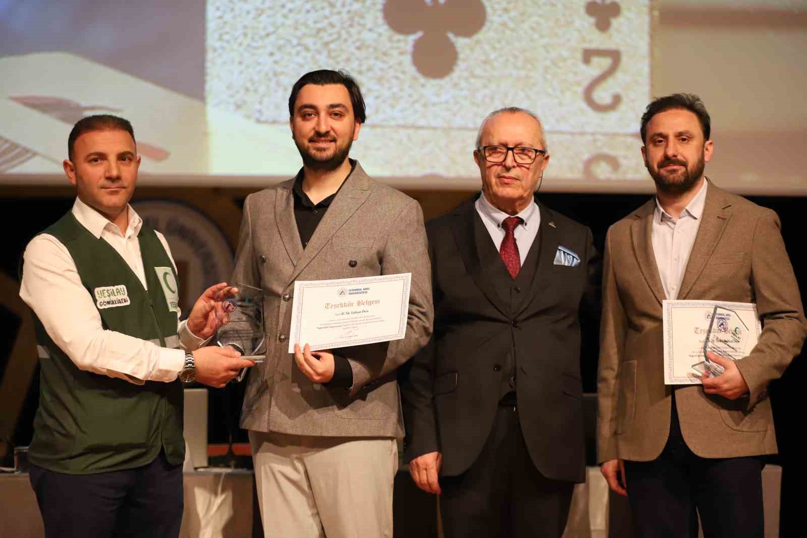 Kumar bağımlılığı &lsquo;teknoloji pandemisi&rsquo;ne d&ouml;n&uuml;şt&uuml;
