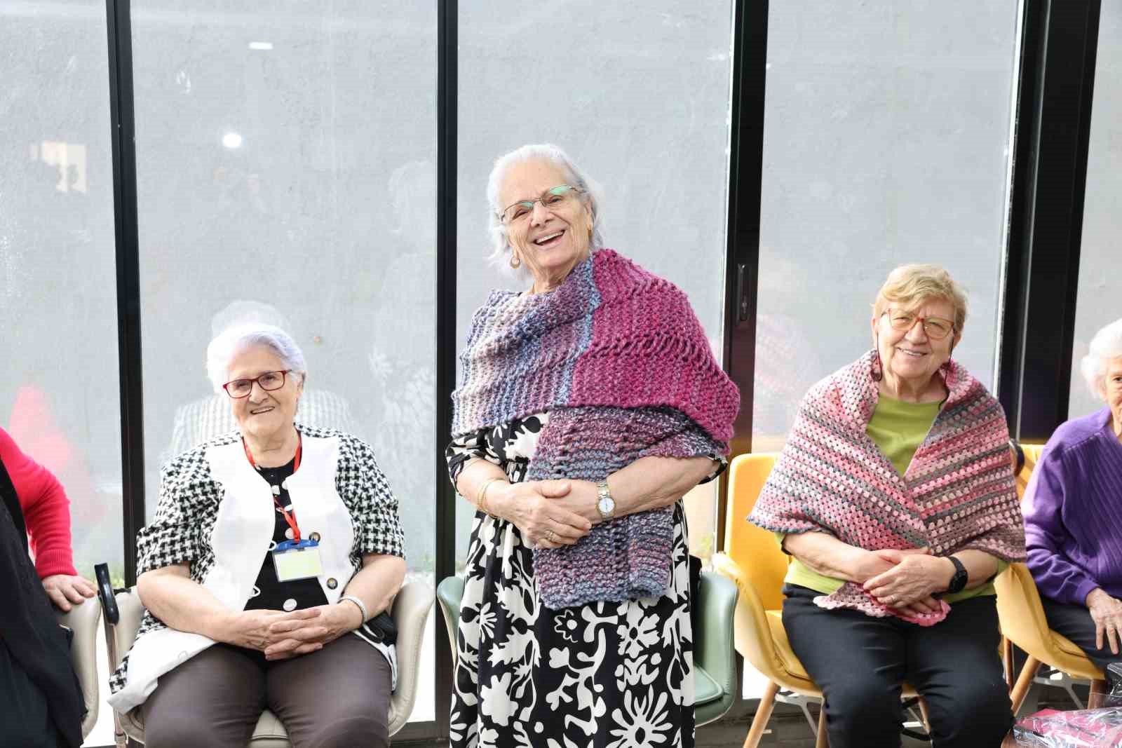 Nilüferli kadınlardan huzurevi sakinlerine gönül köprüsü